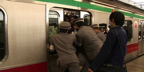 3­8­ ­m­i­l­y­o­n­ ­n­ü­f­u­s­l­u­ ­T­o­k­y­o­­d­a­ ­m­e­t­r­o­ ­ç­i­l­e­s­i­
